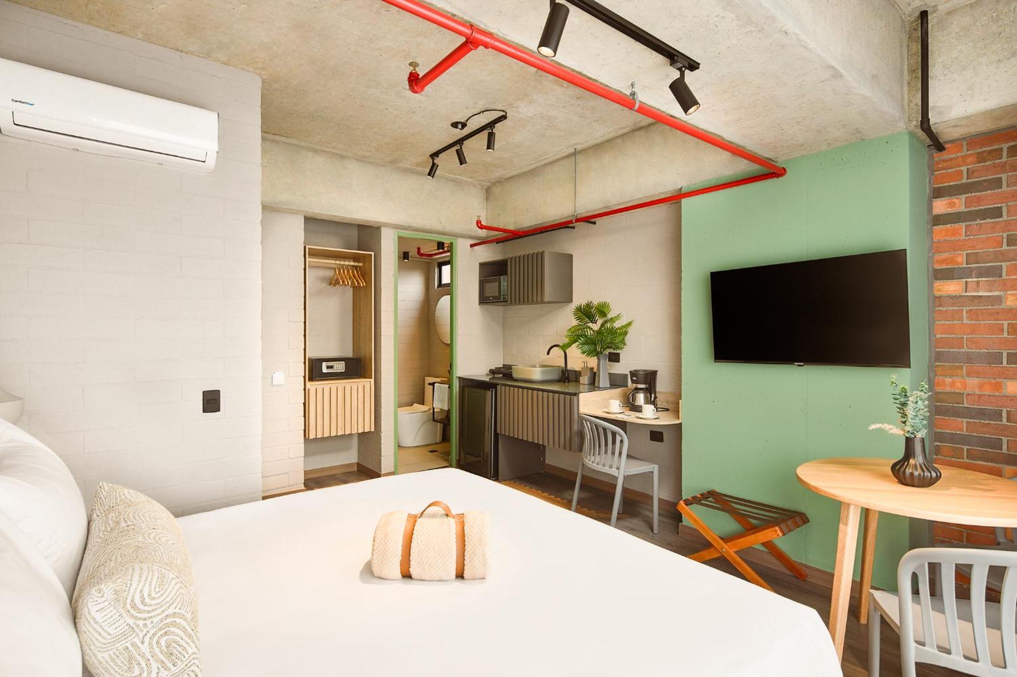 Hotel Urbit Social Lofts Medellín Esterno foto